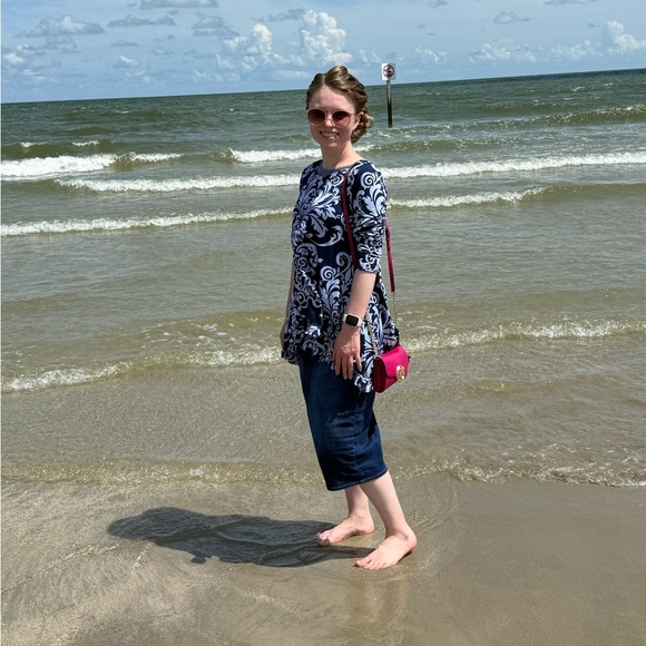 Meet your Posher, Alyssa - Picture 2 of 15